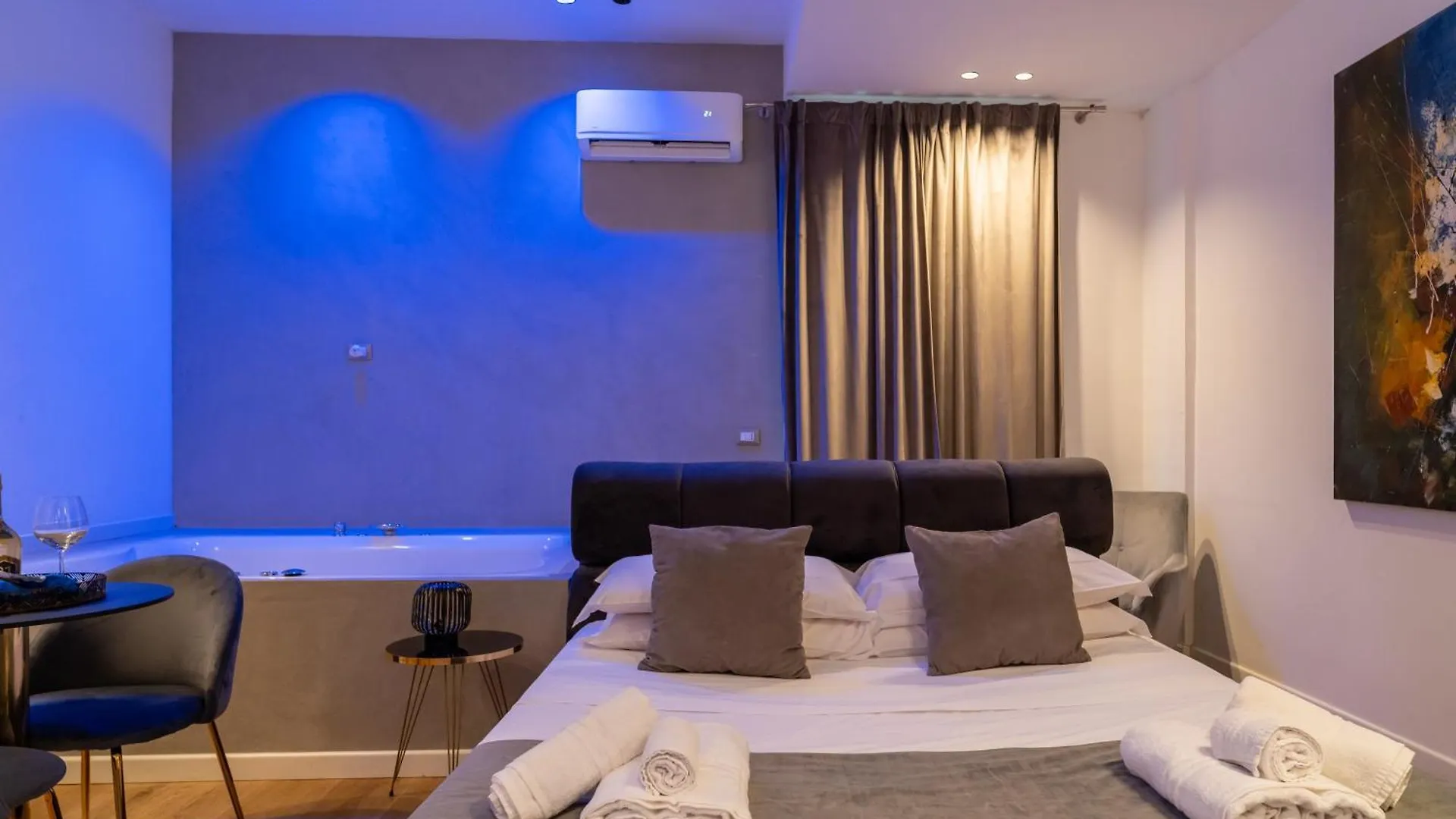 Four Luxury Suite Palermo Guest house