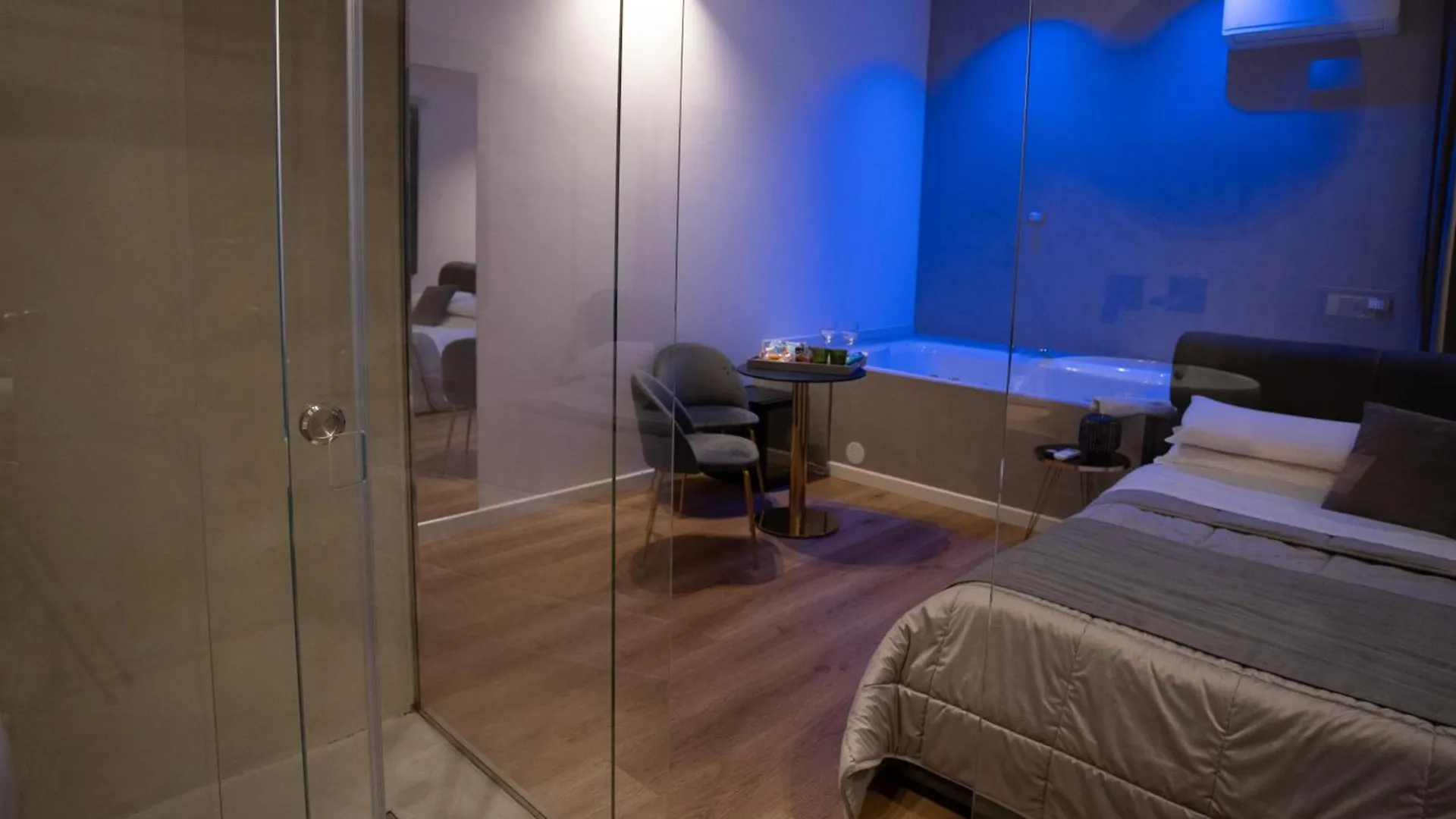 Four Luxury Suite Palermo 0*,  Olaszország