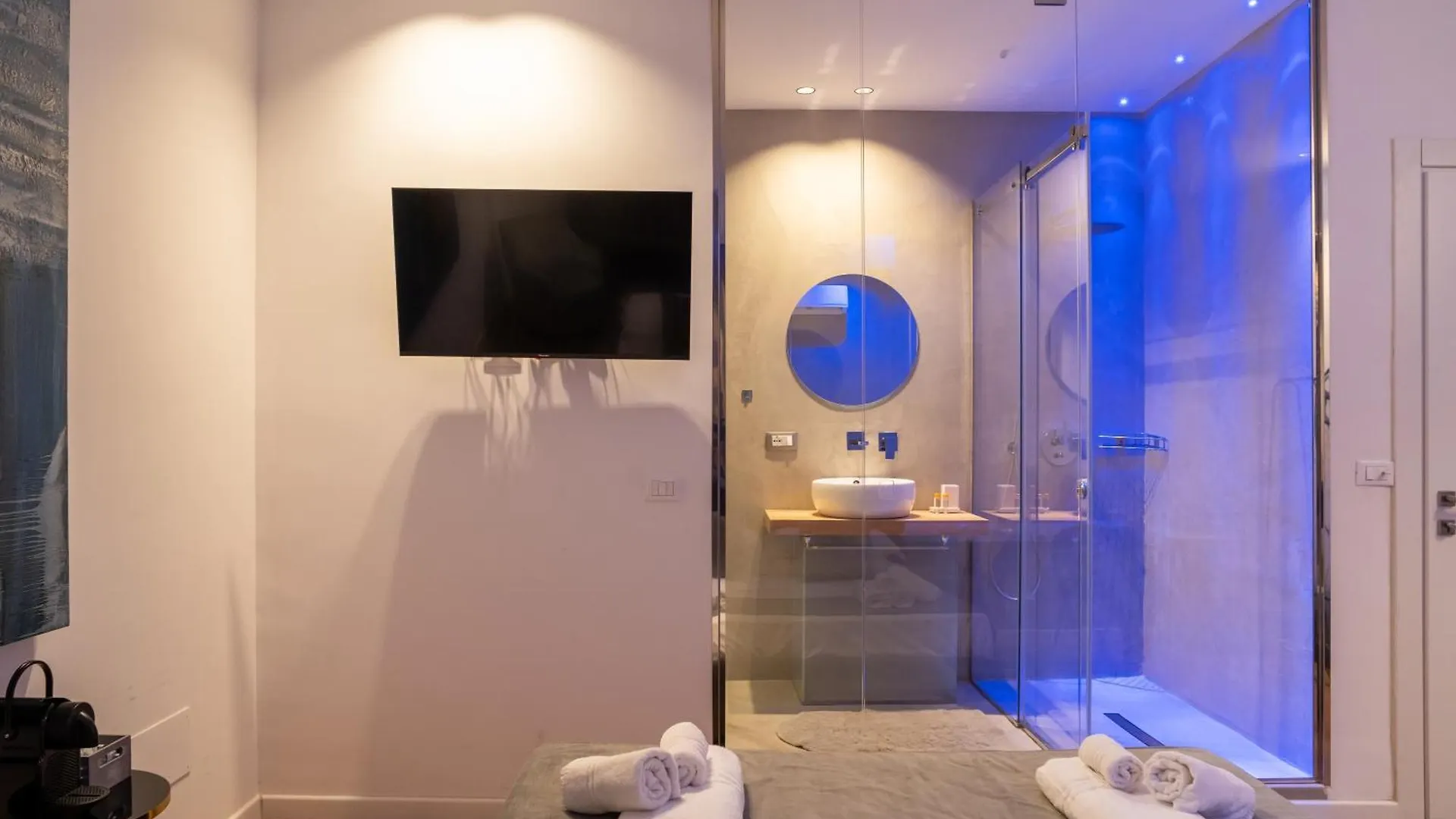 Four Luxury Suite Palermo 0*,