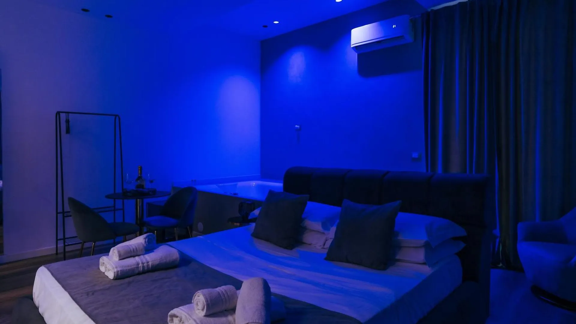 Four Luxury Suite Palermo 0*,