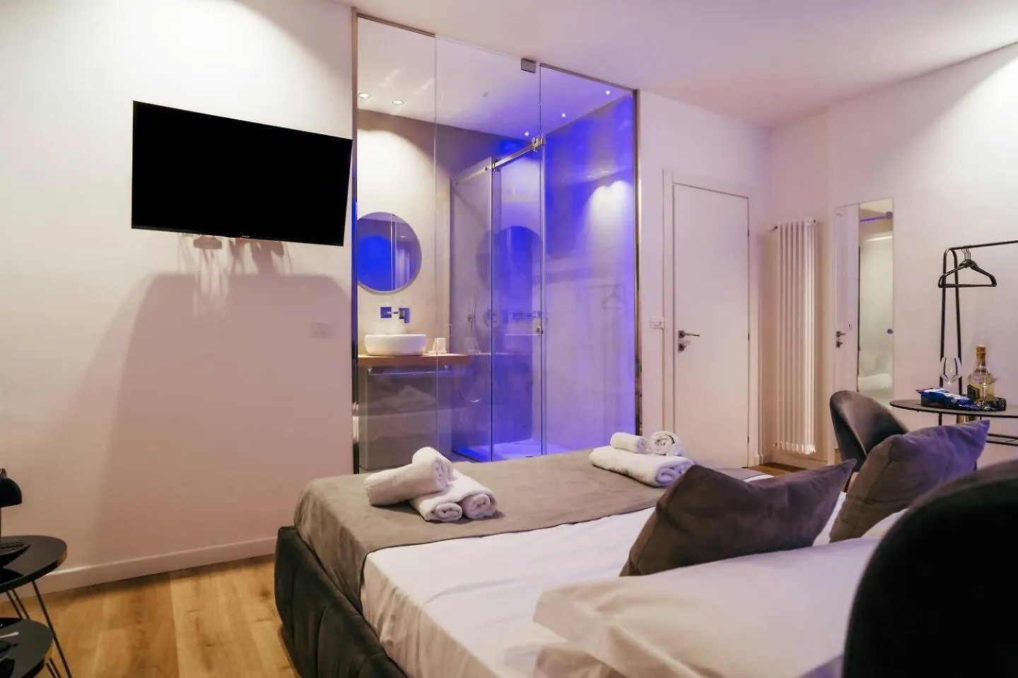 Four Luxury Suite Palermo 0*,  Italy